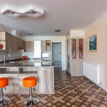 Ibarrangelu Suite דירה *